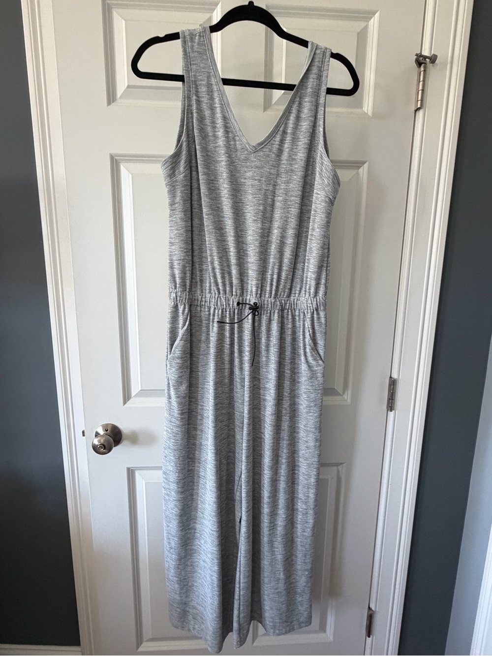 Old Navy Light Gray Sleeveless V-Neck Wide-Leg Jumpsuit